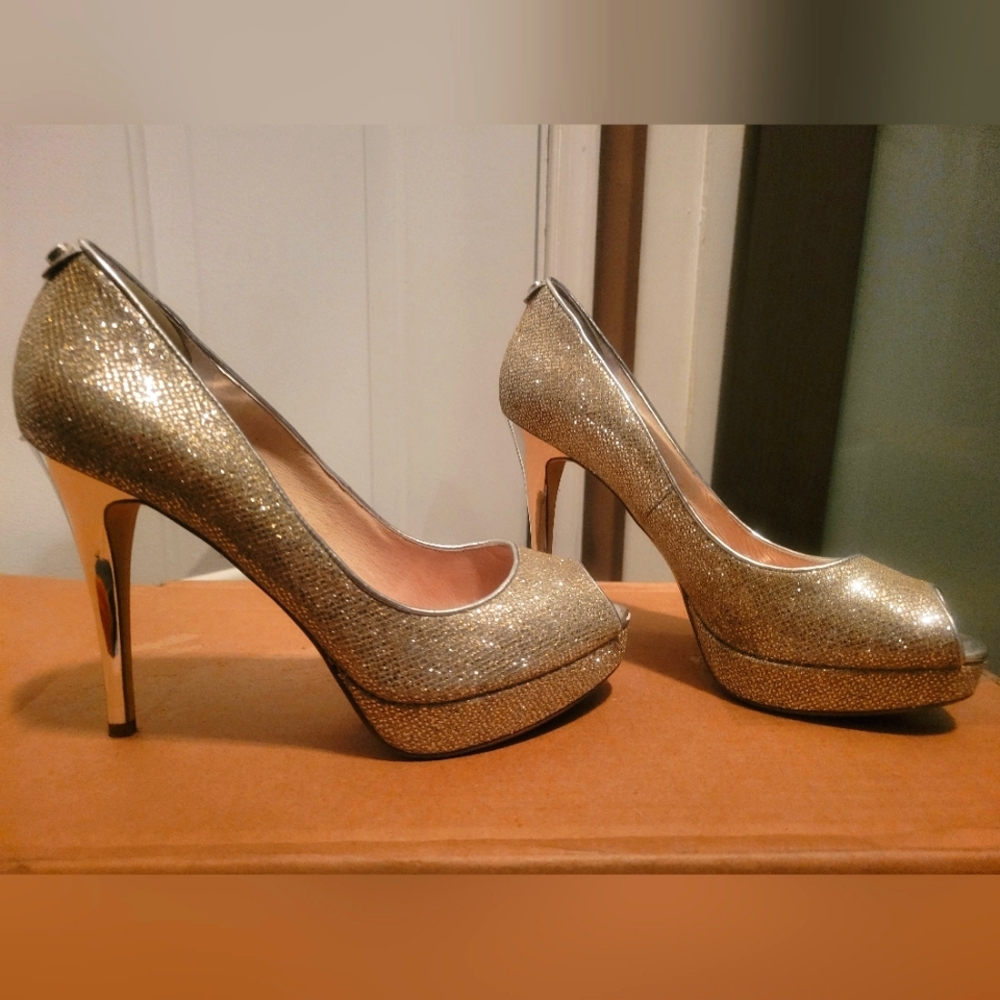 Womens shoes